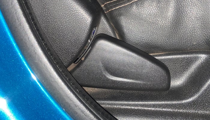 2019 Renault Kwid CLIMBER 1.0 (O), Petrol, Manual, 32,953 km, Driver Side Adjustment Panel