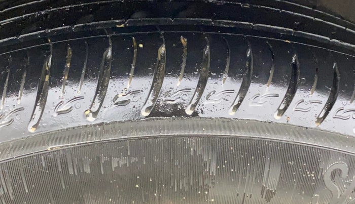 2025 KIA SONET HTX 1.5 AT, Diesel, Automatic, 27,399 km, Right Rear Tyre Tread