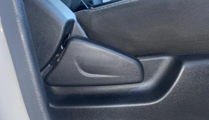 2018 Datsun Redi Go T(O) 1.0 AMT, Petrol, Automatic, 27,921 km, Driver Side Adjustment Panel