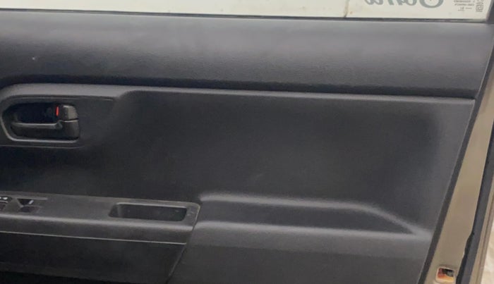 2019 Maruti New Wagon-R LXI CNG (O) 1.0, CNG, Manual, 50,972 km, Driver Side Door Panels Control