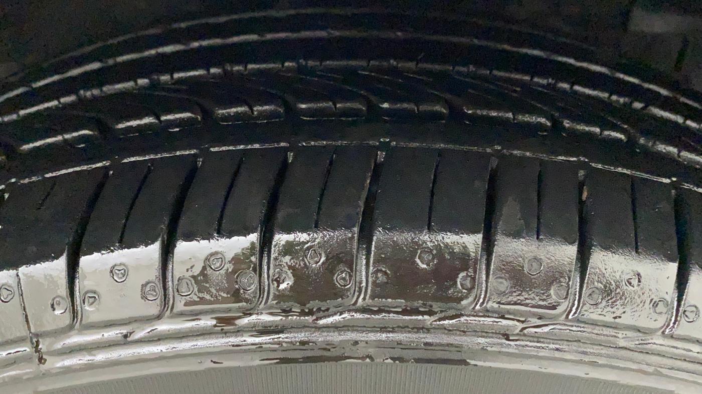 2021 Maruti Ciaz ALPHA 1.5 SHVS PETROL, Petrol, Manual, 16,877 km, Right Front Tyre Tread