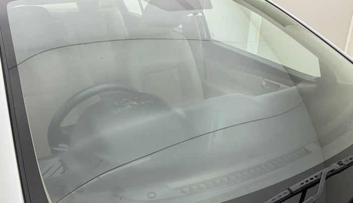 2021 Maruti Ciaz ALPHA 1.5 SHVS PETROL, Petrol, Manual, 16,877 km, Front windshield - Minor spot on windshield