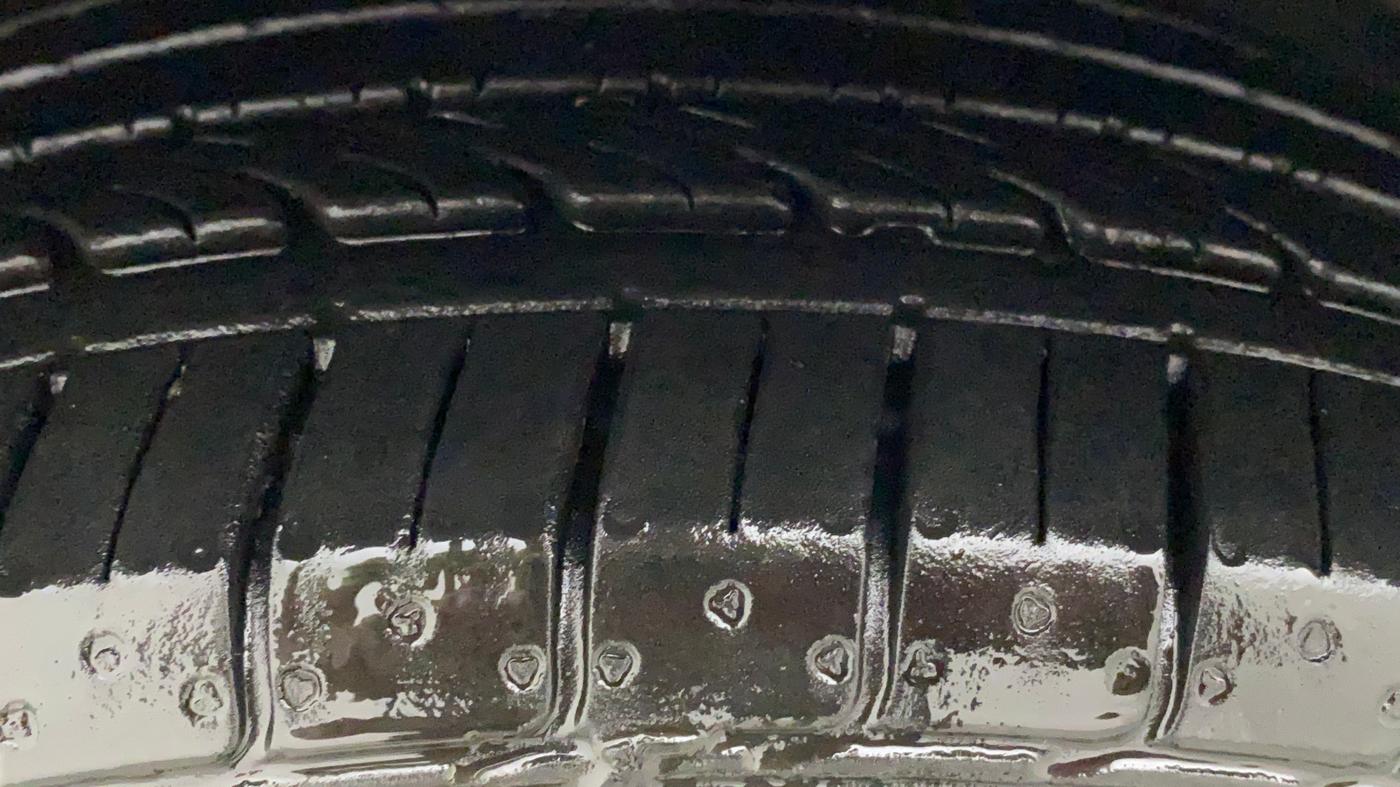 2021 Maruti Ciaz ALPHA 1.5 SHVS PETROL, Petrol, Manual, 16,877 km, Left Front Tyre Tread