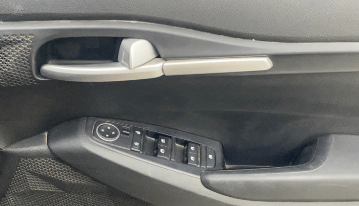 2019 KIA SELTOS HTK 1.5 PETROL, Petrol, Manual, 1,21,993 km, Driver Side Door Panels Control