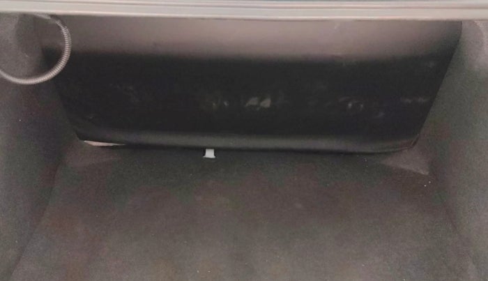 2016 Volkswagen Ameo HIGHLINE1.2L, Petrol, Manual, 59,833 km, Boot Inside