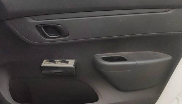 2016 Renault Kwid RXL, Petrol, Manual, 80,826 km, Driver Side Door Panels Control