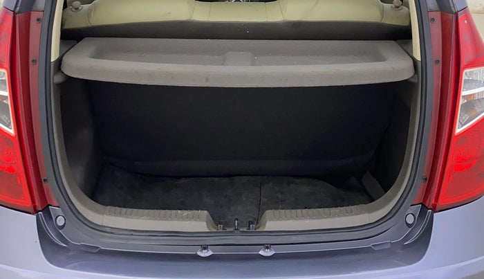 2014 Hyundai i10 SPORTZ 1.1, Petrol, Manual, 20,612 km, Boot Inside