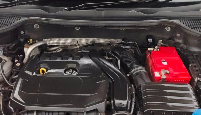 2020 Skoda Karoq STYLE 1.5 TSI AT, Petrol, Automatic, 77,141 km, Engine View