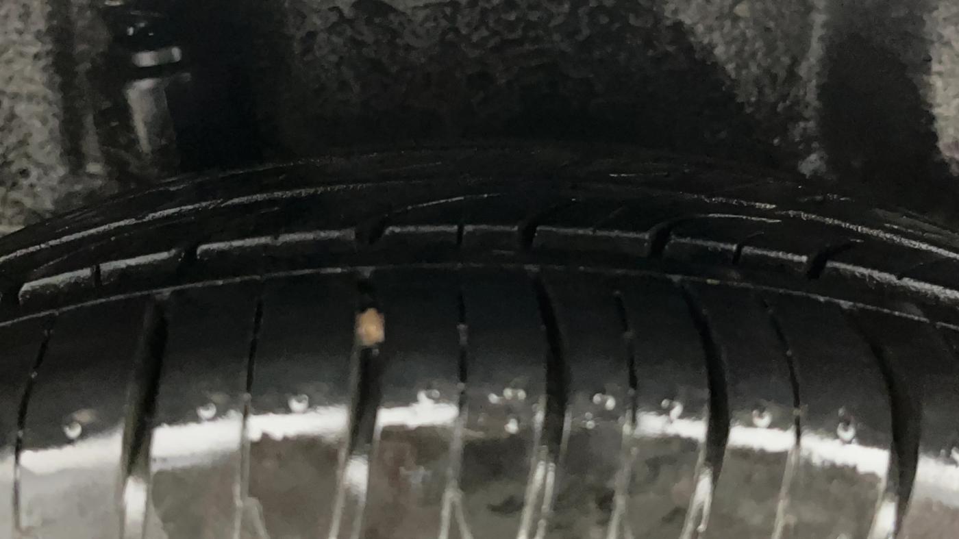2015 Honda Brio VX AT, Petrol, Automatic, 54,117 km, Right Rear Tyre Tread
