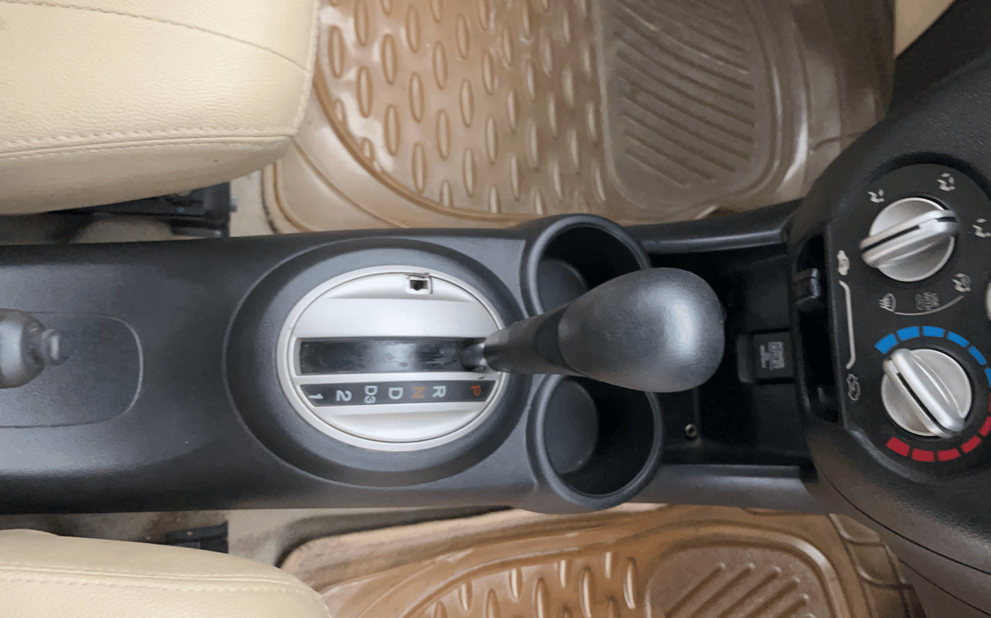 2015 Honda Brio VX AT, Petrol, Automatic, 54,117 km, Gear Lever