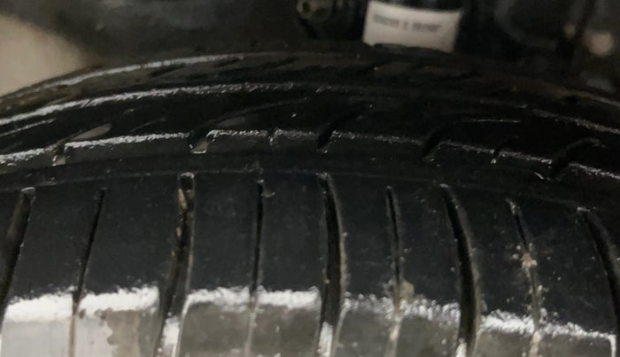 2015 Honda Brio VX AT, Petrol, Automatic, 54,117 km, Left Front Tyre Tread