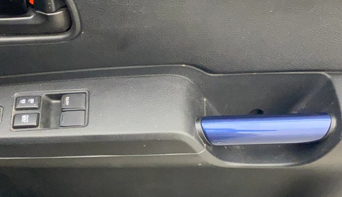 2022 Maruti IGNIS SIGMA 1.2, Petrol, Manual, 40,693 km, Driver Side Door Panels Control