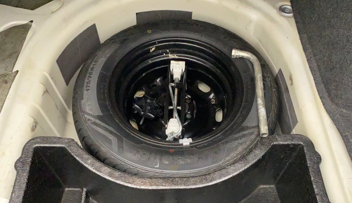 2014 Skoda Rapid ELEGANCE 1.6 MPI AT, Petrol, Automatic, 29,022 km, Spare Tyre