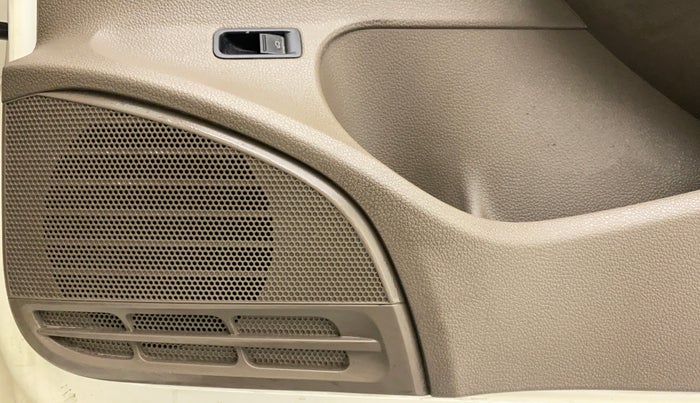 2014 Skoda Rapid ELEGANCE 1.6 MPI AT, Petrol, Automatic, 29,022 km, Speaker