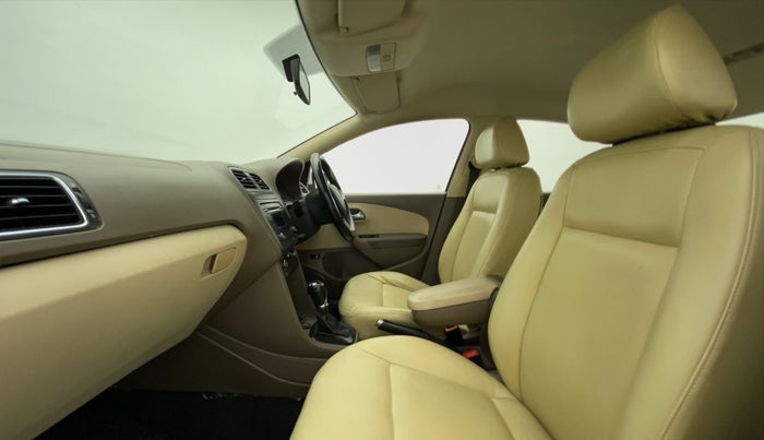 2014 Skoda Rapid ELEGANCE 1.6 MPI AT, Petrol, Automatic, 29,022 km, Right Side Front Door Cabin