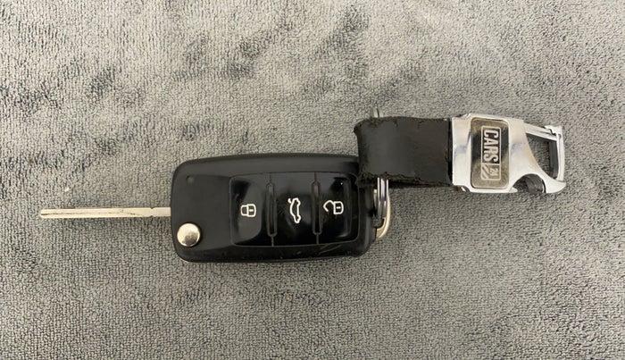 2014 Skoda Rapid ELEGANCE 1.6 MPI AT, Petrol, Automatic, 29,022 km, Key Close Up