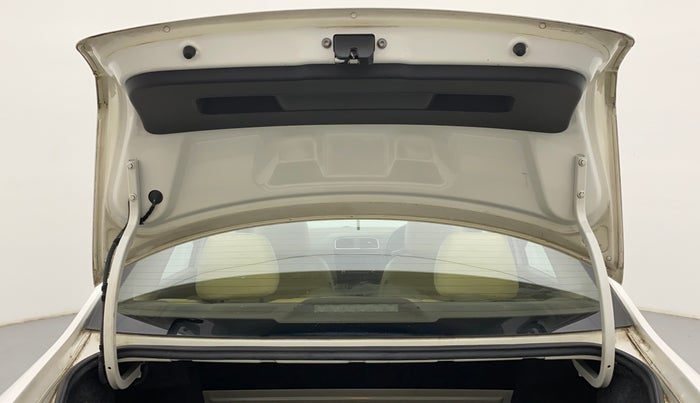 2014 Skoda Rapid ELEGANCE 1.6 MPI AT, Petrol, Automatic, 29,022 km, Boot Door Open