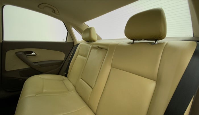 2014 Skoda Rapid ELEGANCE 1.6 MPI AT, Petrol, Automatic, 29,022 km, Right Side Rear Door Cabin