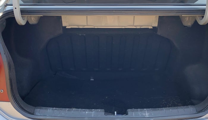 2015 Hyundai Xcent S (O) 1.2, Petrol, Manual, 61,983 km, Boot Inside