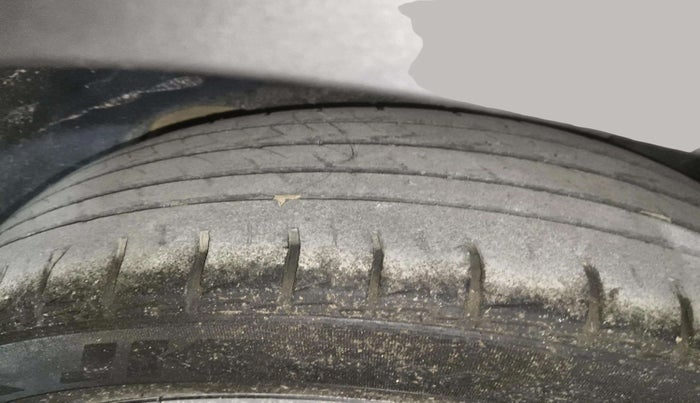 2021 MG HECTOR PLUS SHARP 2.0 DIESEL TURBO MT 6-STR, Diesel, Manual, 84,771 km, Left Rear Tyre Tread