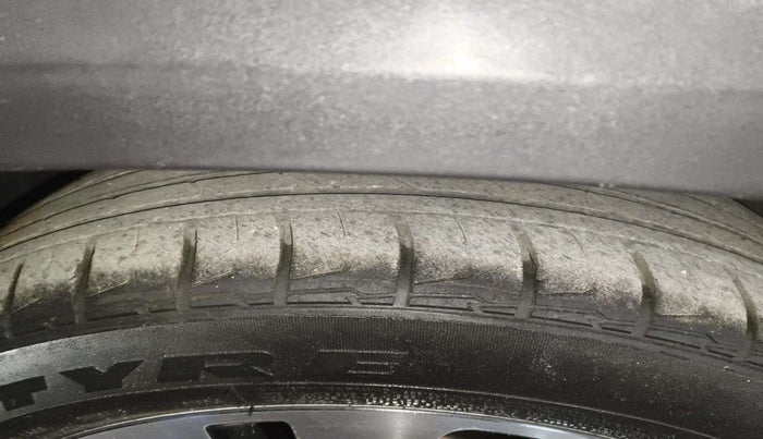 2021 MG HECTOR PLUS SHARP 2.0 DIESEL TURBO MT 6-STR, Diesel, Manual, 84,771 km, Right Front Tyre Tread