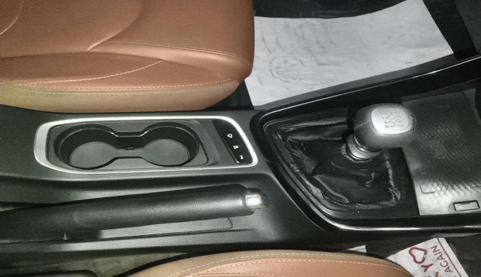 2021 MG HECTOR PLUS SHARP 2.0 DIESEL TURBO MT 6-STR, Diesel, Manual, 84,771 km, Gear Lever