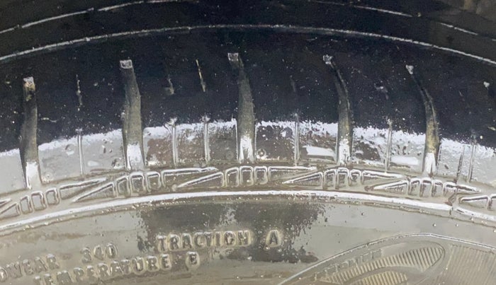 2020 Renault TRIBER RXZ, Petrol, Manual, 71,941 km, Right Front Tyre Tread