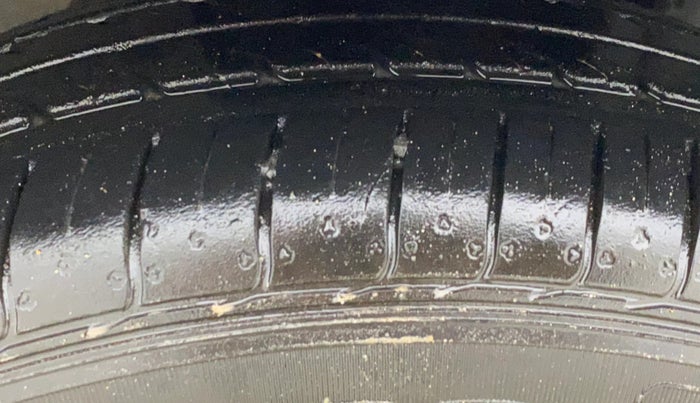 2020 Renault TRIBER RXZ, Petrol, Manual, 71,941 km, Left Front Tyre Tread