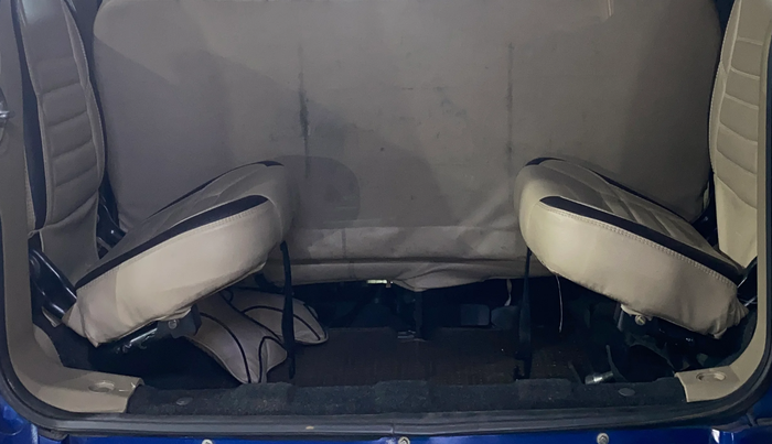 2016 Mahindra TUV300 T8, Diesel, Manual, 81,481 km, Boot Inside