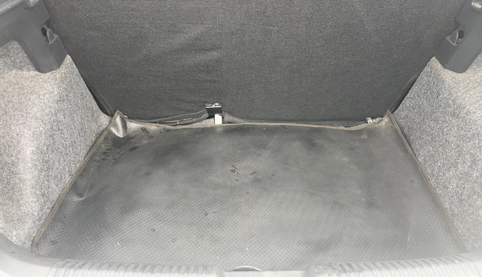 2018 Volkswagen Polo COMFORTLINE 1.0L MPI, Petrol, Manual, 1,38,642 km, Boot Inside