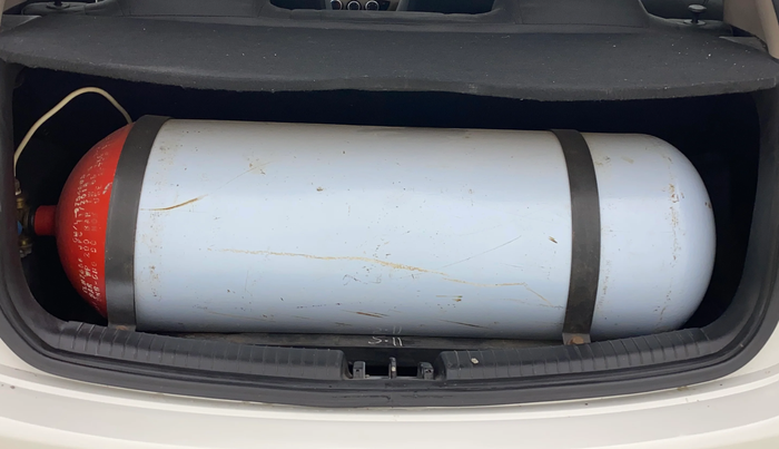 2016 Hyundai Grand i10 SPORTZ 1.2 KAPPA VTVT, CNG, Manual, 68,269 km, Boot Inside