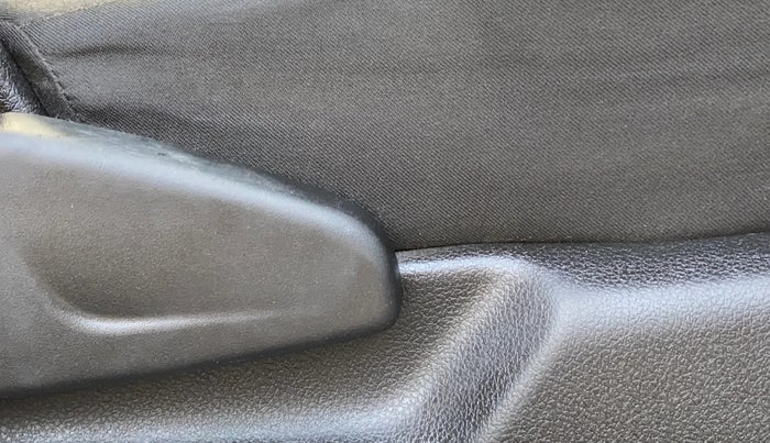 2019 Renault Kwid RXT 1.0 AMT (O), Petrol, Automatic, 95,870 km, Driver Side Adjustment Panel