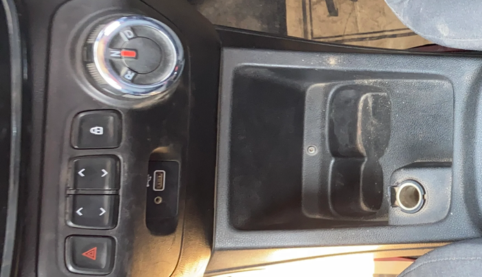 2019 Renault Kwid RXT 1.0 AMT (O), Petrol, Automatic, 95,870 km, Gear Lever