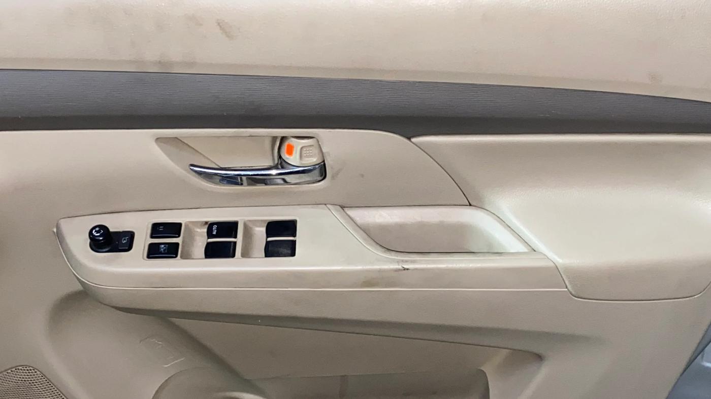 2021 Maruti Ertiga VXI SHVS, Petrol, Manual, 79,857 km, Driver Side Door Panels Control