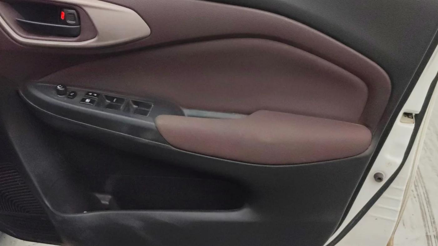 2023 Maruti FRONX DELTA PLUS 1.2L AGS, Petrol, Automatic, 46,348 km, Driver Side Door Panels Control
