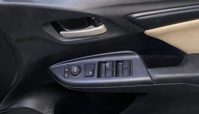 2018 Honda Jazz 1.5L I-DTEC SV, Diesel, Manual, 84,718 km, Driver Side Door Panels Control