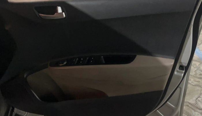 2017 Hyundai Grand i10 SPORTZ 1.2 KAPPA VTVT, Petrol, Manual, 1,00,173 km, Driver Side Door Panels Control