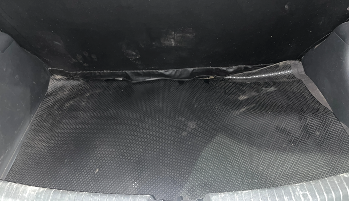 2017 Hyundai Grand i10 SPORTZ 1.2 KAPPA VTVT, Petrol, Manual, 1,00,173 km, Boot Inside