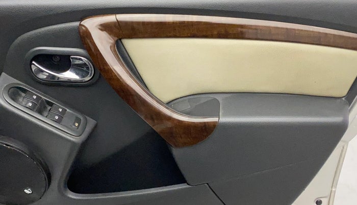 2013 Renault Duster 110 PS RXZ DIESEL, Diesel, Manual, 81,336 km, Driver Side Door Panels Control