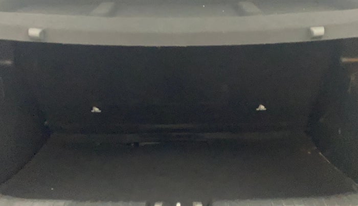 2022 Hyundai VENUE S+ 1.2, Petrol, Manual, 1,01,922 km, Boot Inside