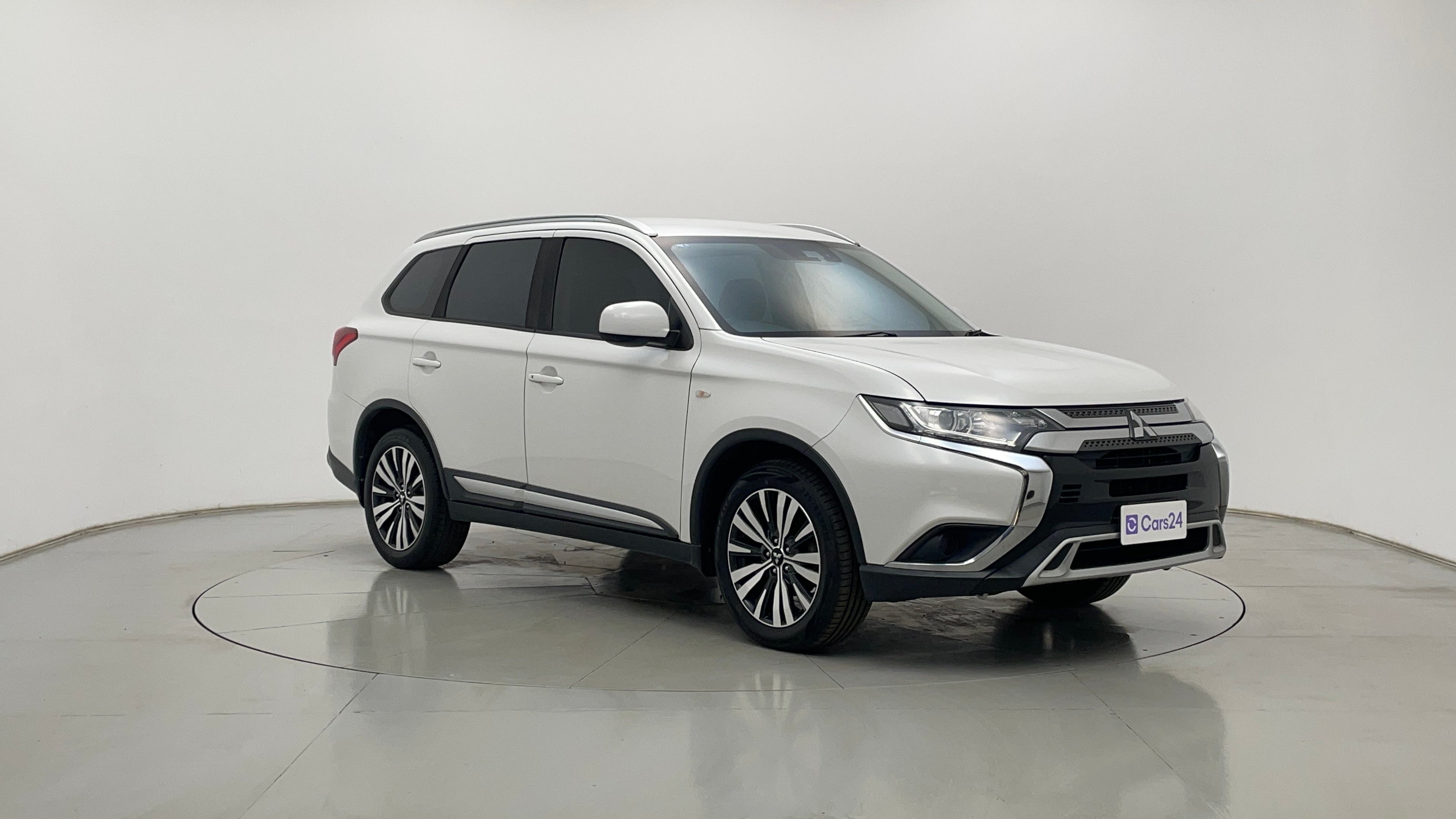 Mitsubishi Outlander image