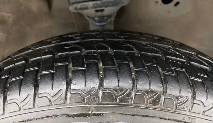 2014 Maruti Wagon R 1.0 VXI, Petrol, Manual, 45,976 km, Right Front Tyre Tread