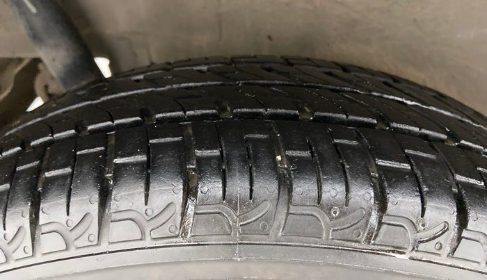 2014 Maruti Wagon R 1.0 VXI, Petrol, Manual, 45,976 km, Right Rear Tyre Tread