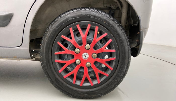 2014 Maruti Wagon R 1.0 VXI, Petrol, Manual, 45,976 km, Left Rear Wheel