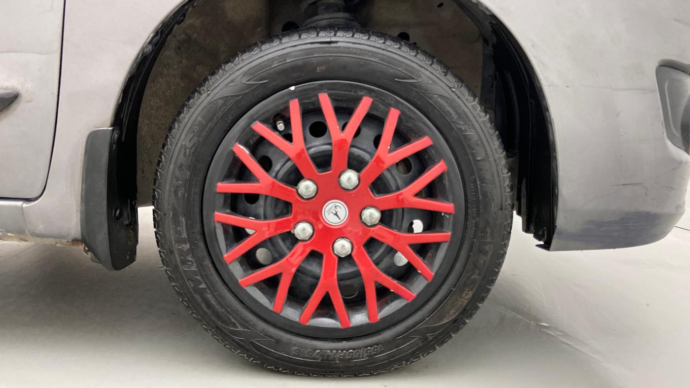 2014 Maruti Wagon R 1.0 VXI, Petrol, Manual, 45,976 km, Right Front Wheel