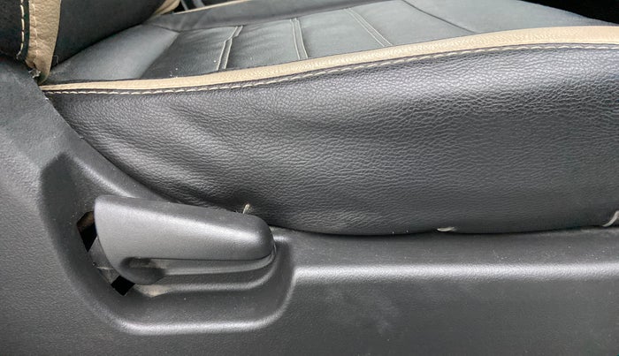 2014 Maruti Wagon R 1.0 VXI, Petrol, Manual, 45,976 km, Driver Side Adjustment Panel