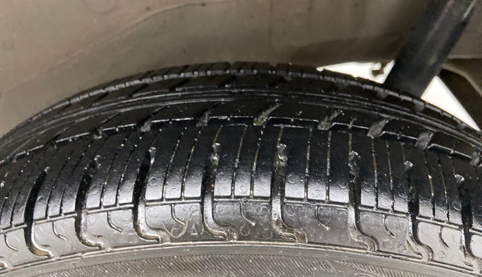 2014 Maruti Wagon R 1.0 VXI, Petrol, Manual, 45,976 km, Left Rear Tyre Tread