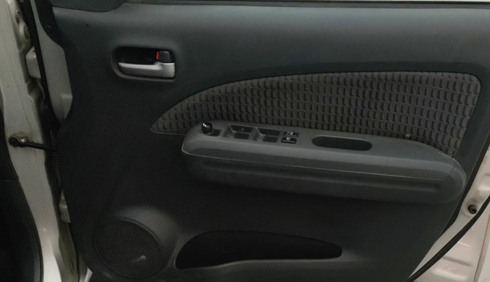 2013 Maruti Ritz ZXI, Petrol, Manual, 57,961 km, Driver Side Door Panels Control
