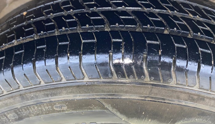 2016 Maruti Swift Dzire VXI, Petrol, Manual, 60,016 km, Right Front Tyre Tread