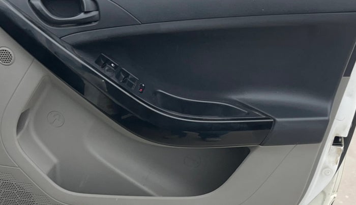 2019 Tata NEXON XT PLUS PETROL, Petrol, Manual, 41,306 km, Driver Side Door Panels Control
